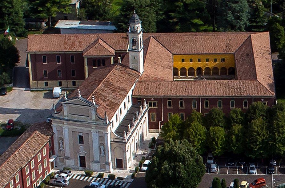Madonna del Perpetuo Soccorso esterno3