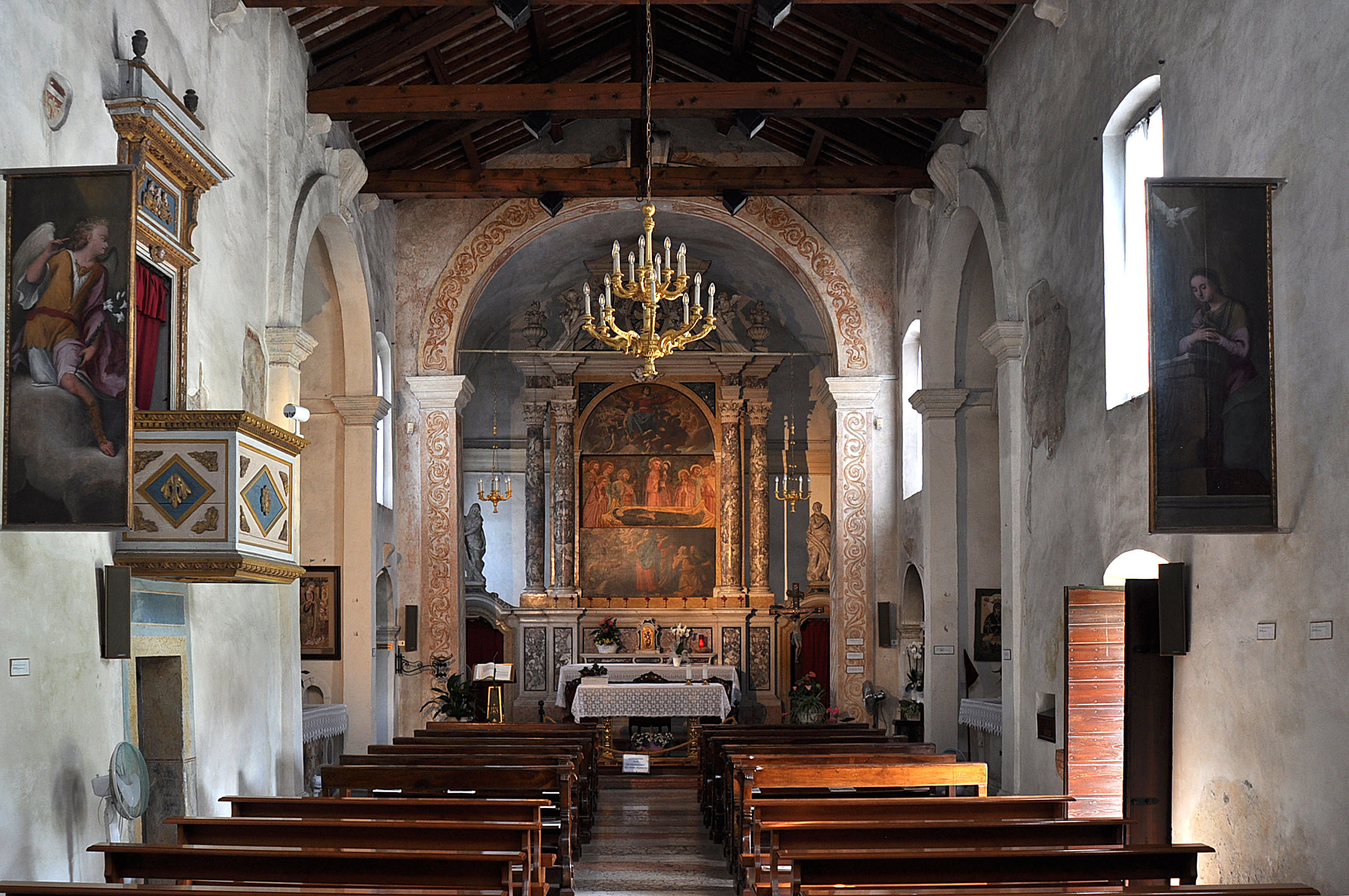 Interno del Santuario 853